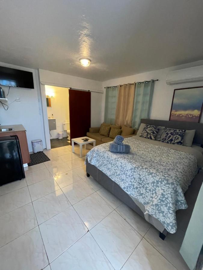 Las Olas Beach Apartments Arecibo Eksteriør billede