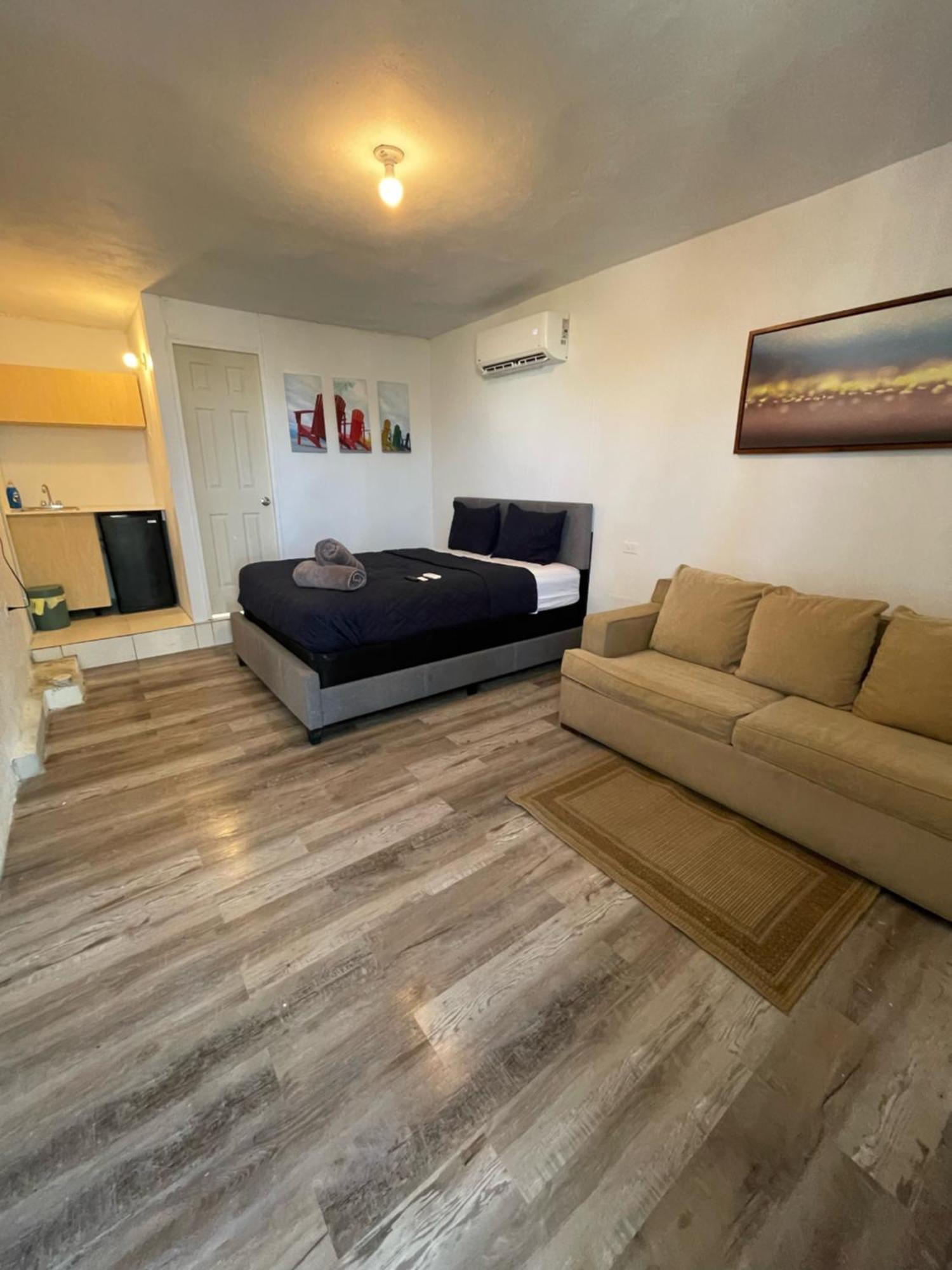 Las Olas Beach Apartments Arecibo Eksteriør billede